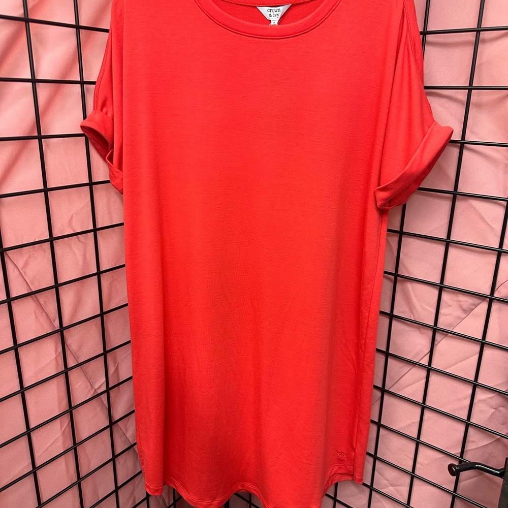 Crown & Ivy Vibrant Red Short Sleeve Tee